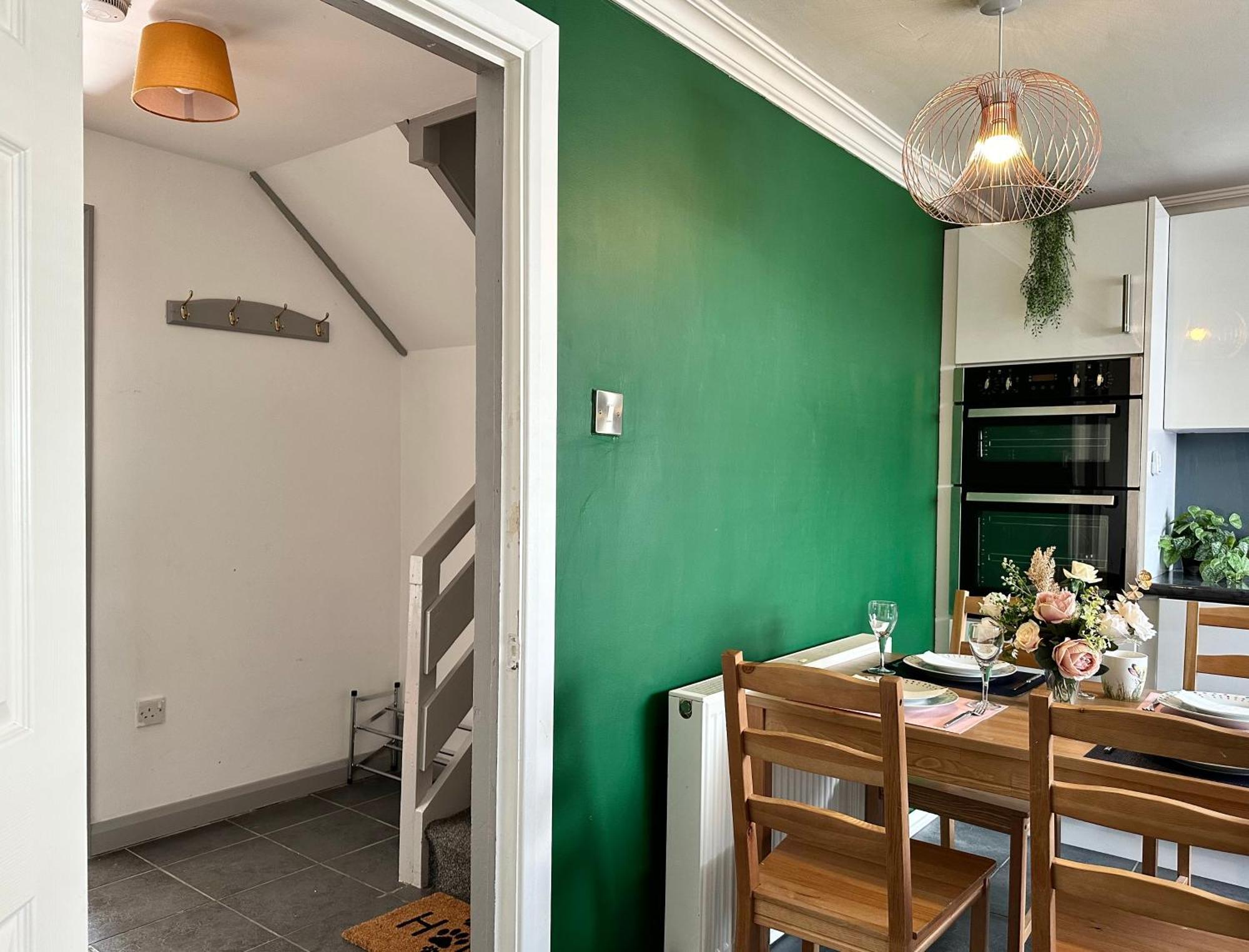 6 Guests House Old Trafford,Media City,City Centre, Free Parking Манчестер Экстерьер фото