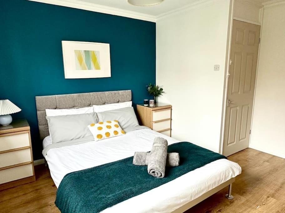 6 Guests House Old Trafford,Media City,City Centre, Free Parking Манчестер Экстерьер фото
