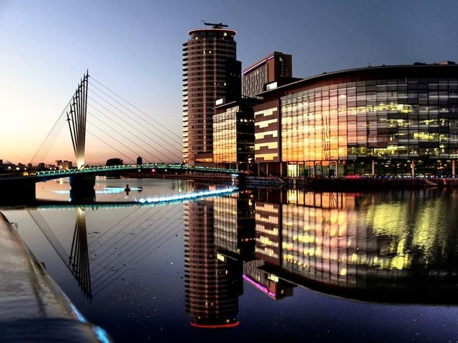 6 Guests House Old Trafford,Media City,City Centre, Free Parking Манчестер Экстерьер фото