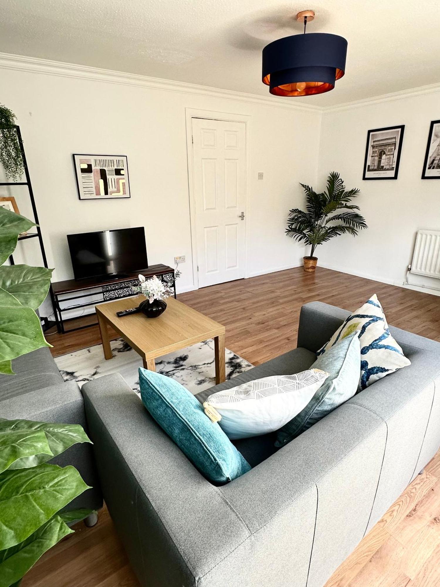 6 Guests House Old Trafford,Media City,City Centre, Free Parking Манчестер Экстерьер фото
